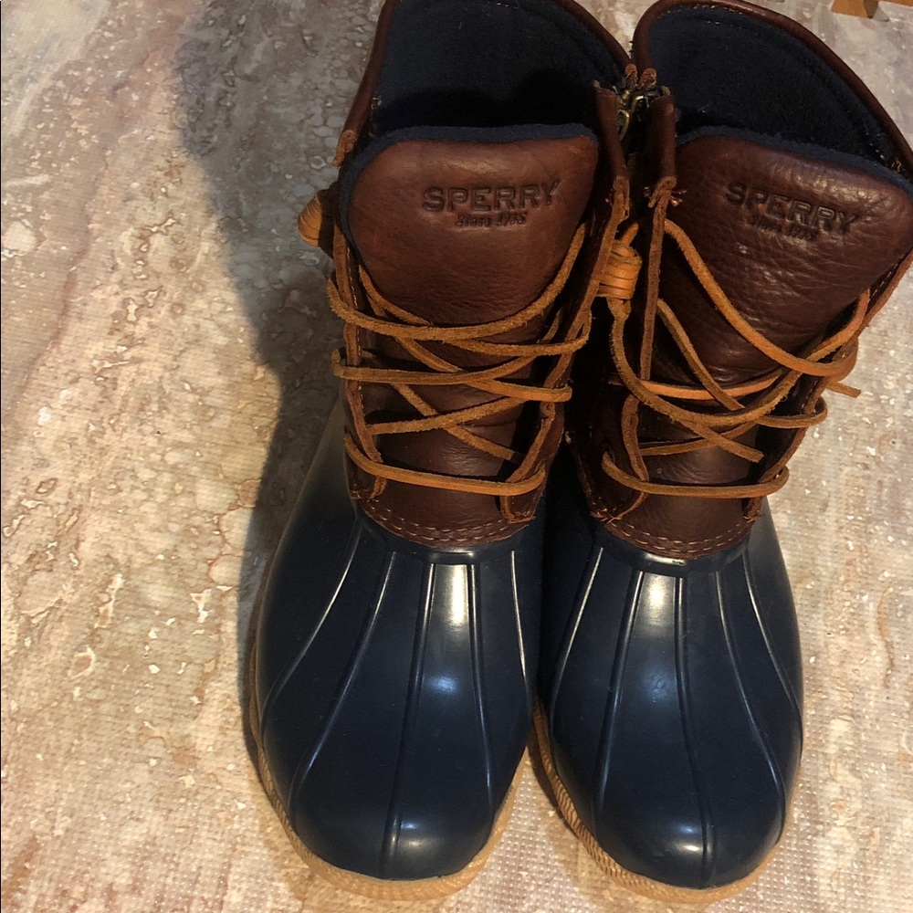SPERRY Women's Saltwater Core Duck Rain Boots Navy Brown Size 8M